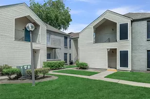 1111 W Main St, League City, TX 77573 - Photo 24