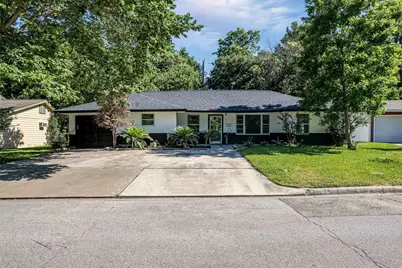 608 W Lobit Street, Baytown, TX 77520 - Photo 6