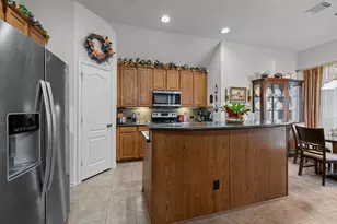 738 Oak Ridge Grove Cir, Oak Ridge North, TX 77386 - Photo 14