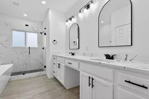 9212 Arvin St, Houston, TX 77028 - Photo 14