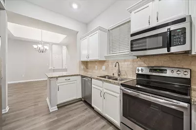 5353 Memorial Drive #2031, Houston, TX 77007 - Photo 1