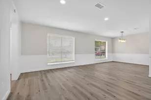 202 Oak Hollow St, Conroe, TX 77301 - Photo 16