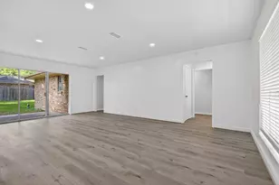 202 Oak Hollow St, Conroe, TX 77301 - Photo 14