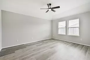 3930 Hawaiian Ct, Baytown, TX 77521 - Photo 14