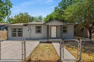 512 Vickers Ave, San Antonio, TX 78211 - Photo 2