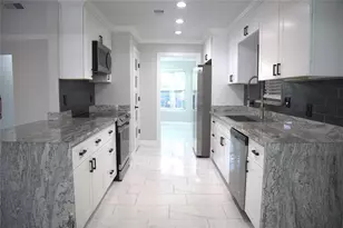 10203 Huntington Way Dr, Houston, TX 77099 - Photo 6