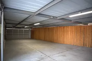 10203 Huntington Way Dr, Houston, TX 77099 - Photo 22