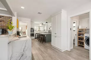 2030 Willowmoss Ct, Houston, TX 77008 - Photo 16