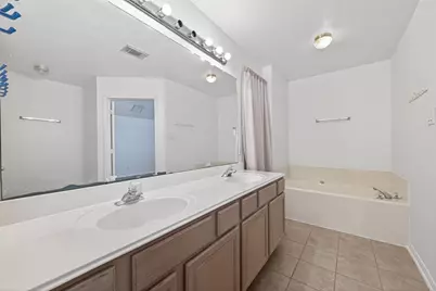 13611 Eldridge Springs Way, Houston, TX 77083 - Photo 38