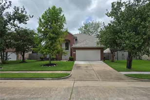 1820 Branch Hill Dr, Pearland, TX 77581 - Photo 4