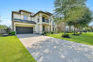 2204 Texoma Bend Ln, Friendswood, TX 77546 - Photo 2