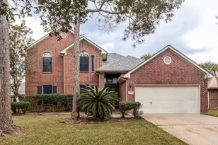 126 Crescent Bay Dr, League City, TX 77573 - Photo 1