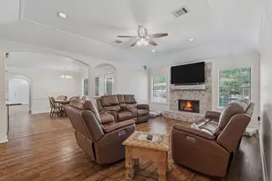 10985 Woods Ln, Cleveland, TX 77328 - Photo 8