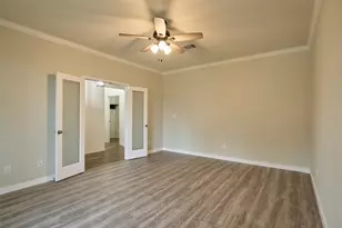 2214 Timberland Country Ct, Conroe, TX 77304 - Photo 10