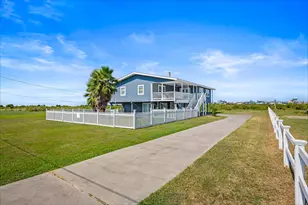 4023 1st St, Galveston, TX 77554 - Photo 2