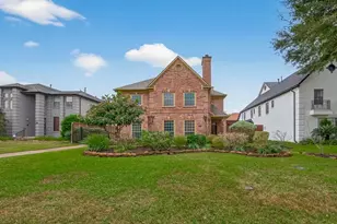 4616 Spruce St, Bellaire, TX 77401 - Photo 2