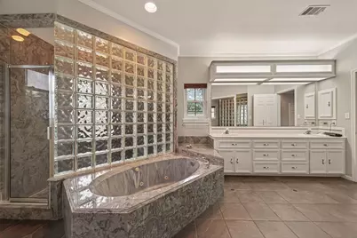 4616 Spruce Street, Bellaire, TX 77401 - Photo 34