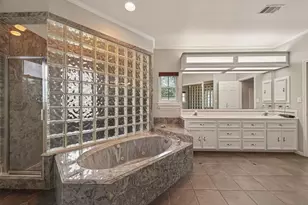 4616 Spruce St, Bellaire, TX 77401 - Photo 34