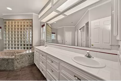 4616 Spruce Street, Bellaire, TX 77401 - Photo 36