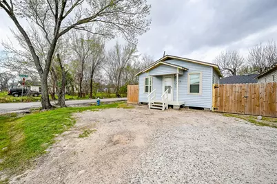 2713 Gregg Street, Houston, TX 77026 - Photo 2