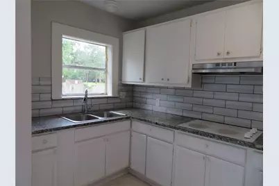 1111 N Thompson Street, Conroe, TX 77301 - Photo 14