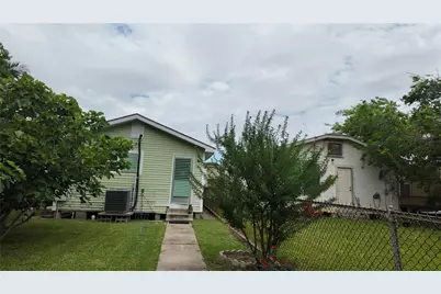 5507 Avenue P, Galveston, TX 77551 - Photo 2