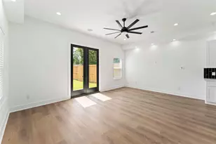 8501 Safeguard St, Houston, TX 77051 - Photo 12