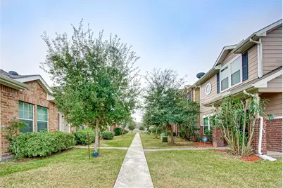 1735 Nichole Woods Drive, Houston, TX 77047 - Photo 4
