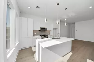 2104 Diagonal Ln, Houston, TX 77051 - Photo 6
