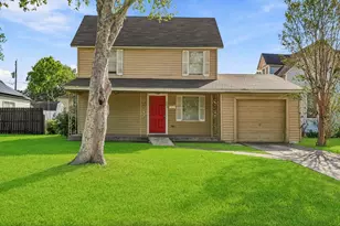 405 S 3rd St, La Porte, TX 77571 - Photo 1