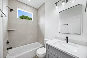 8445 Furray A/B Rd, Houston, TX 77028 - Photo 22