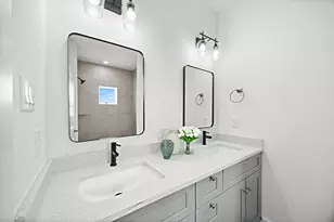 8445 Furray A/B Rd, Houston, TX 77028 - Photo 18