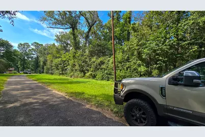 1 Cherry Laurel Ln, New Caney, TX 77357 - Photo 4