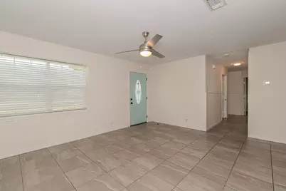 135 W Barkley Street, Sour Lake, TX 77659 - Photo 8