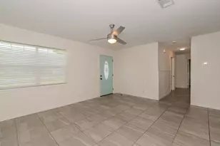 135 W Barkley St, Sour Lake, TX 77659 - Photo 8