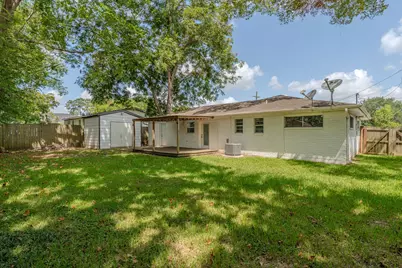 135 W Barkley Street, Sour Lake, TX 77659 - Photo 24