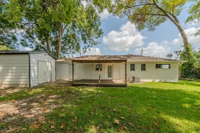 135 W Barkley Street, Sour Lake, TX 77659 - Photo 26