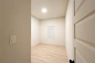 103 E Lobit Ave, Baytown, TX 77520 - Photo 10