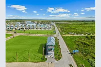 665 Seaside Drive, Crystal Beach, TX 77650 - Photo 4