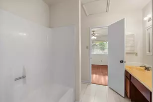 7410 Seton Lake Dr, Houston, TX 77086 - Photo 14