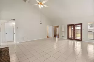 7410 Seton Lake Dr, Houston, TX 77086 - Photo 4