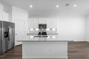 544 Newcomb Holw Dr, Conroe, TX 77304 - Photo 8