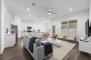 544 Newcomb Holw Dr, Conroe, TX 77304 - Photo 4