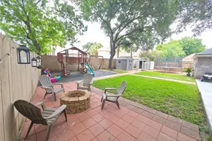 9726 New Kent Dr, Sugar Land, TX 77498 - Photo 24
