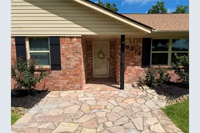 6214 1st Street, Danbury, TX 77534 - Photo 2
