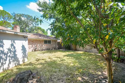 9719 Springmont Drive, Houston, TX 77080 - Photo 38