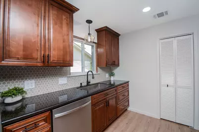 9719 Springmont Drive, Houston, TX 77080 - Photo 28