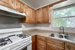 4717 Heron St, Hitchcock, TX 77563 - Photo 14