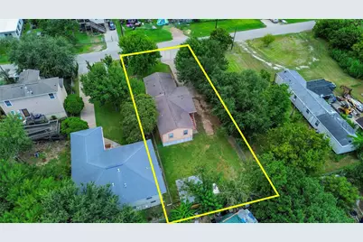 4717 Heron Street, Hitchcock, TX 77563 - Photo 1