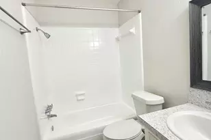 321 E Cedar St, Angleton, TX 77515 - Photo 16